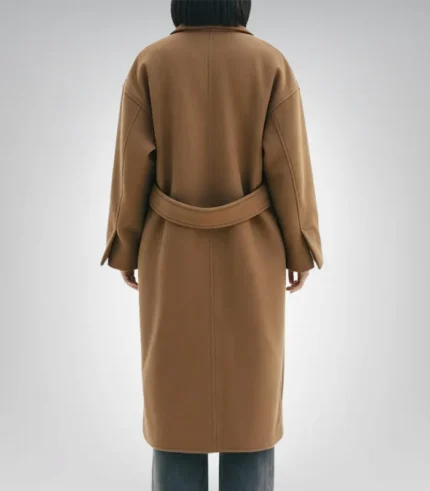 Women’s long camel wool coat with oversized fit – cozy winter outerwear