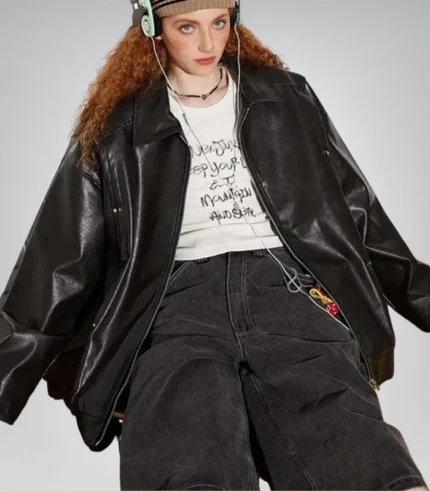Vintage women’s black leather bomber jacket – 2025 street fashion